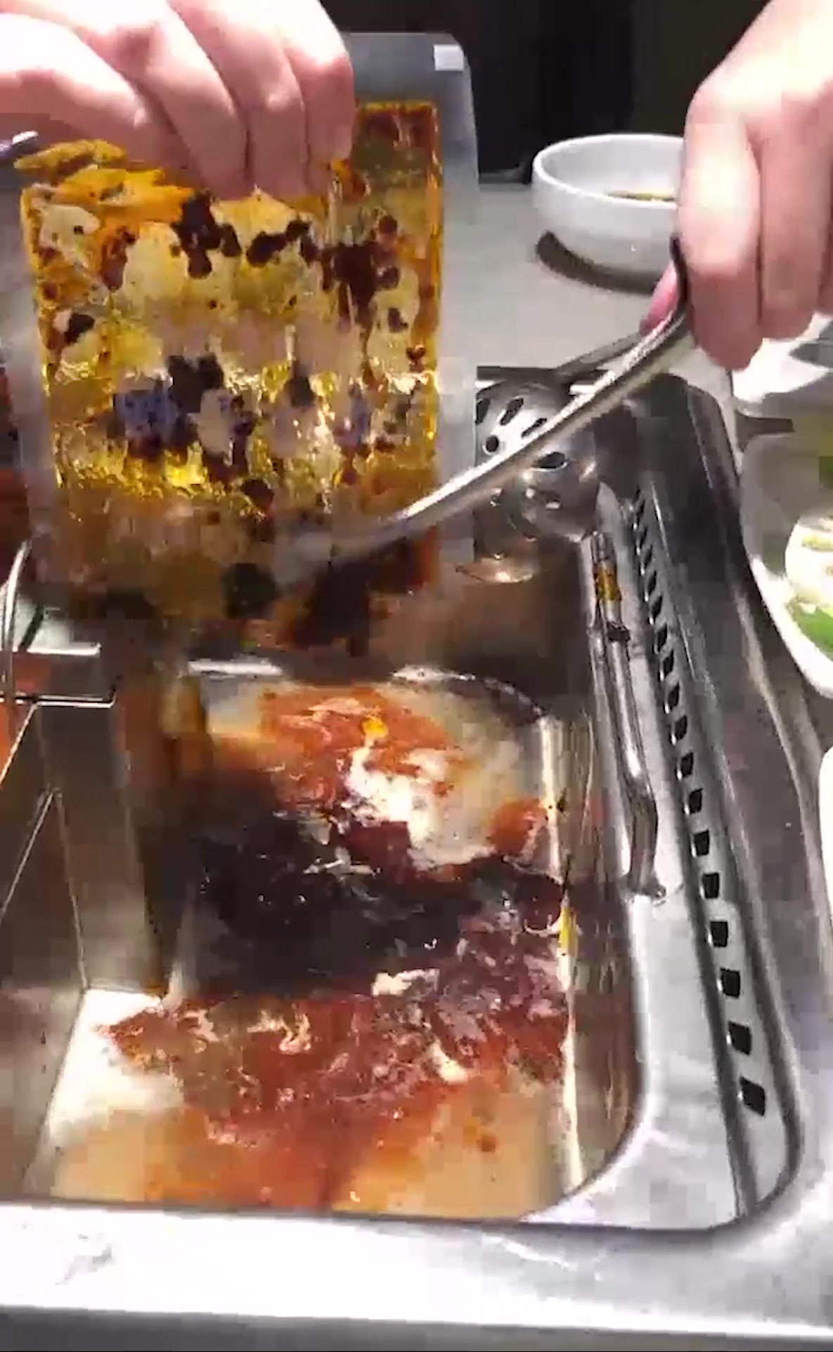闺蜜自己点了500多的海底捞,一顿操作后,自己竟做出了麻辣香锅