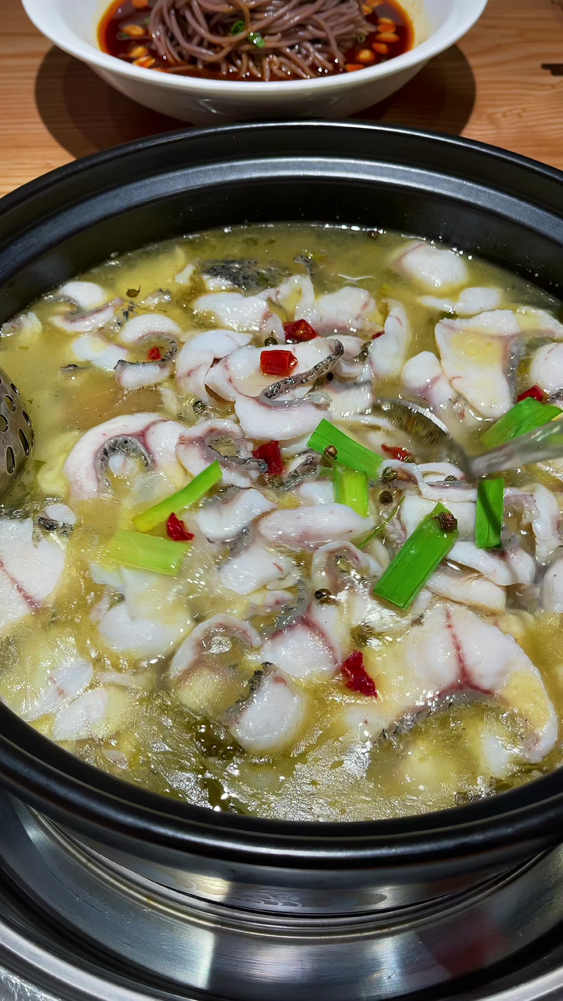 南京·本素酸菜鱼火锅