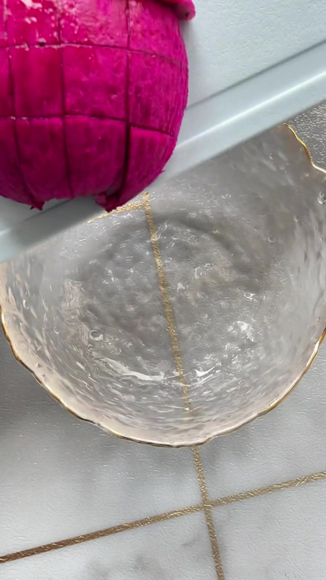 火龙果拌酸奶,我还是第一次见尝试,没想到味道这么好