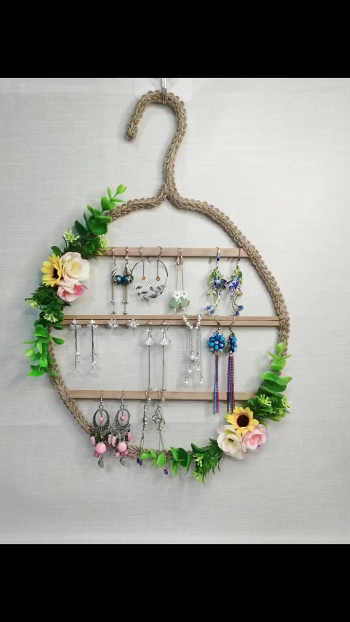 别再傻傻的把衣架扔掉了,改造一下,用处可是大着呢