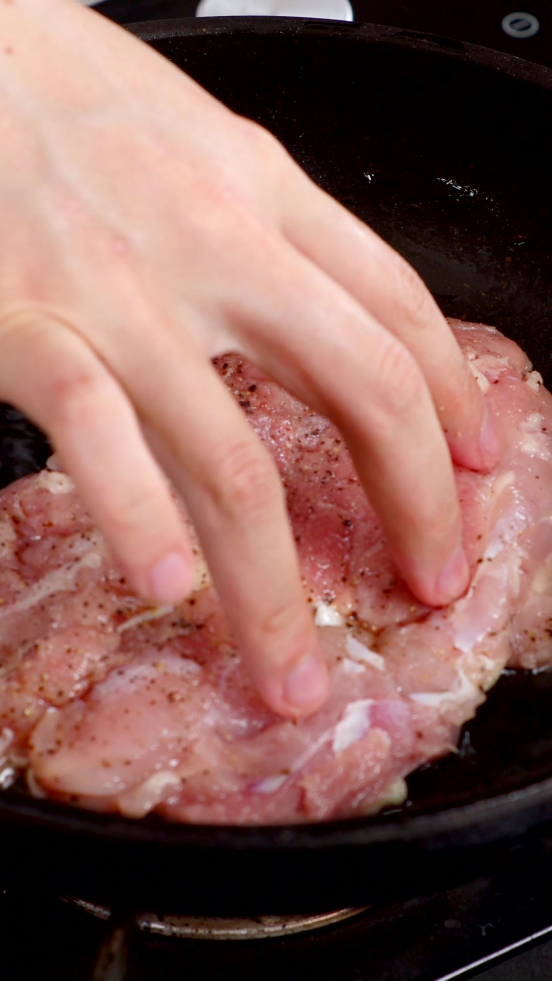 十分钟完成的美味,表皮酥脆肉质鲜嫩【蒜香鸡排】