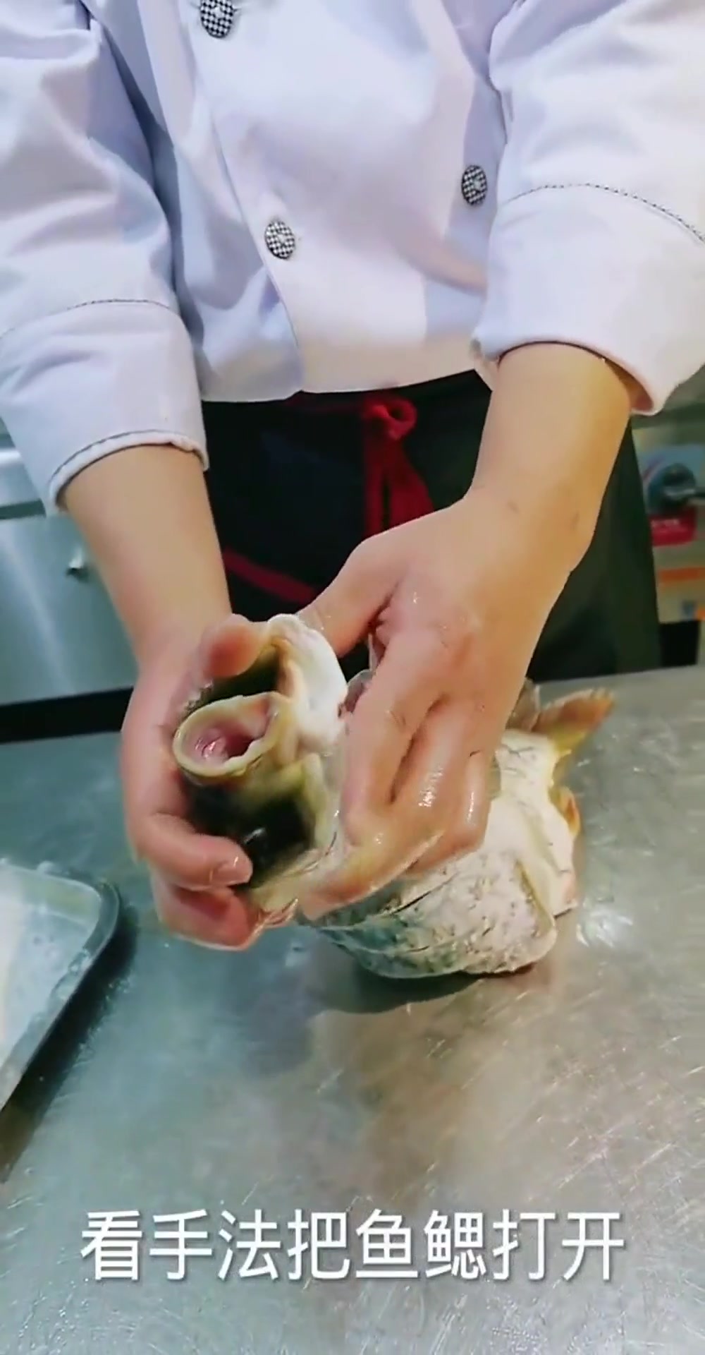 原来经典鲁菜糖醋鲤鱼是这样做的,看到成品那刻,馋了!