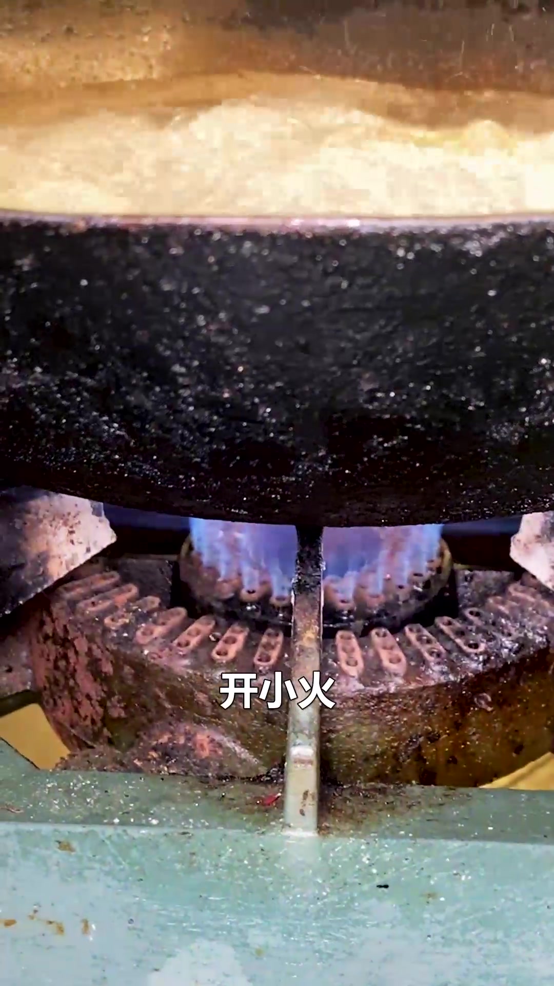 夏季教大家一道好吃不腻的白斩鸡,肉质嫩滑,滋味鲜美