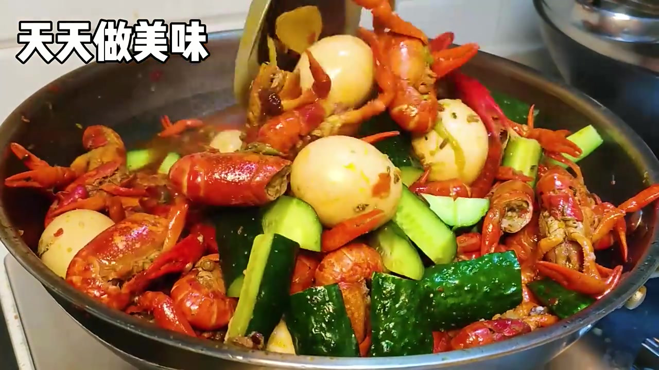 麻辣小龙虾最好吃做法,虾肉鲜嫩入味,干净卫生,吃一次念念不忘