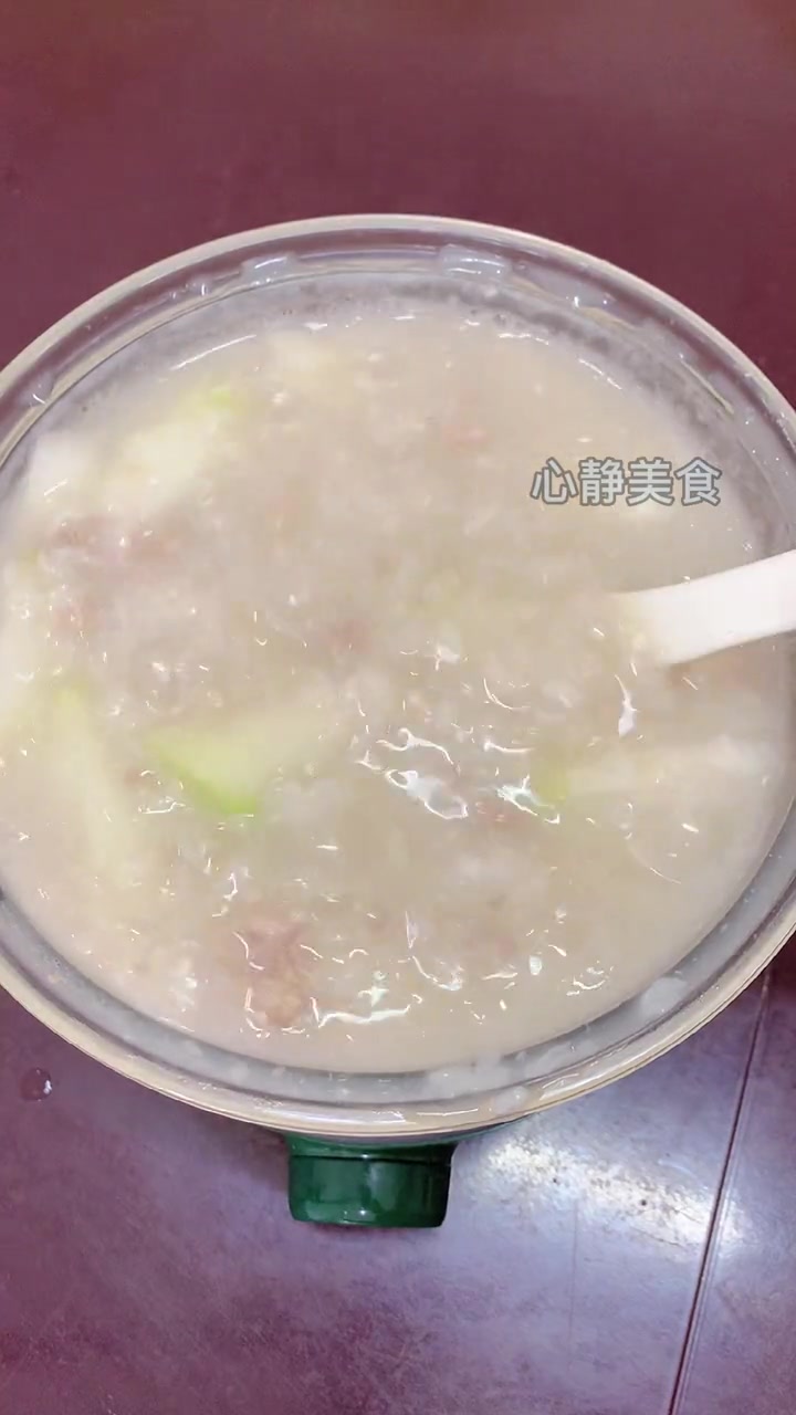 在家也能做美食之冬瓜银鱼肉末粥,营养又美味夏日解暑必备!