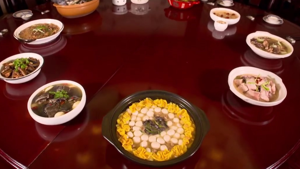 中国美食文化博大精深,煎炒烹炸涮...可只有这些手艺,再好吃的美味舌头也会审美疲劳!而炖菜