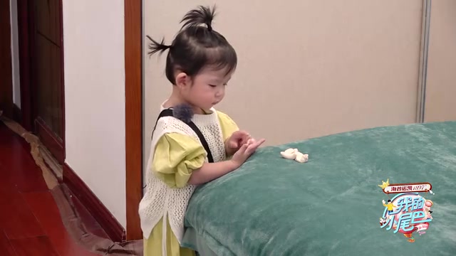 我的小尾巴收官 心儿宝贝心儿王语涵 专属vlog新鲜出炉啦!心儿看到妈妈在包饺子时试图去帮