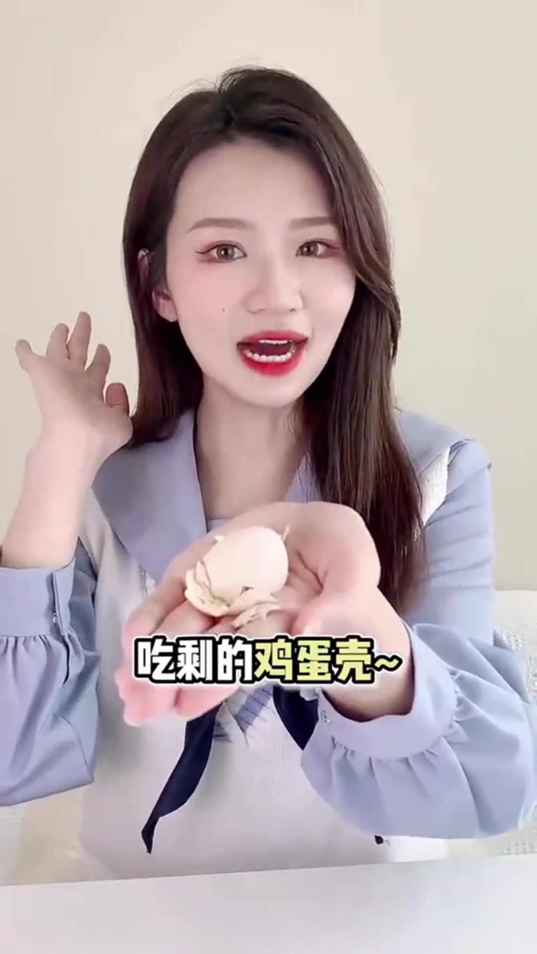 妈别给我买笔了,教你一个小技巧,鸡蛋壳+面粉就能自制涂鸦笔!