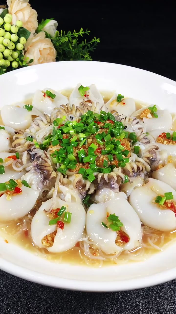 蒜蓉鱿鱼仔好看又美味.馋到你了吗
