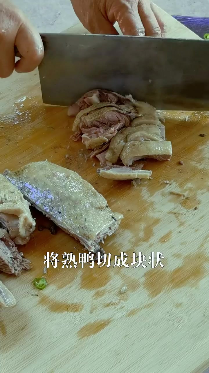 酸酒鸭,酸辣相宜,口感独特,来自九曲河滋养的这片热土上～定南