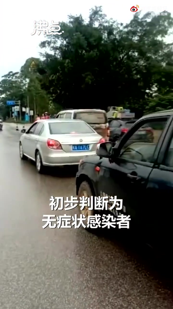 【南宁新增1例初判为无症状 市民正有序排队做检测[呆]】5月25日,广西南宁,当地卫生健康