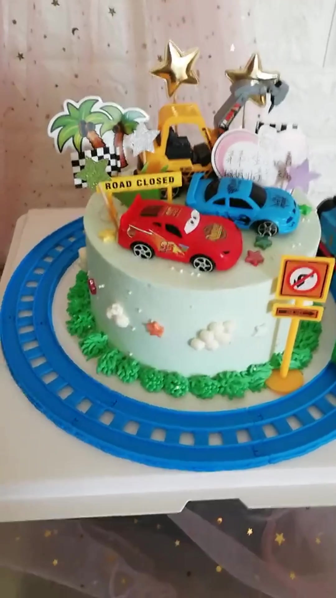 带你们见识一下,独属于小男孩的蛋糕长啥样我也想要小车车!