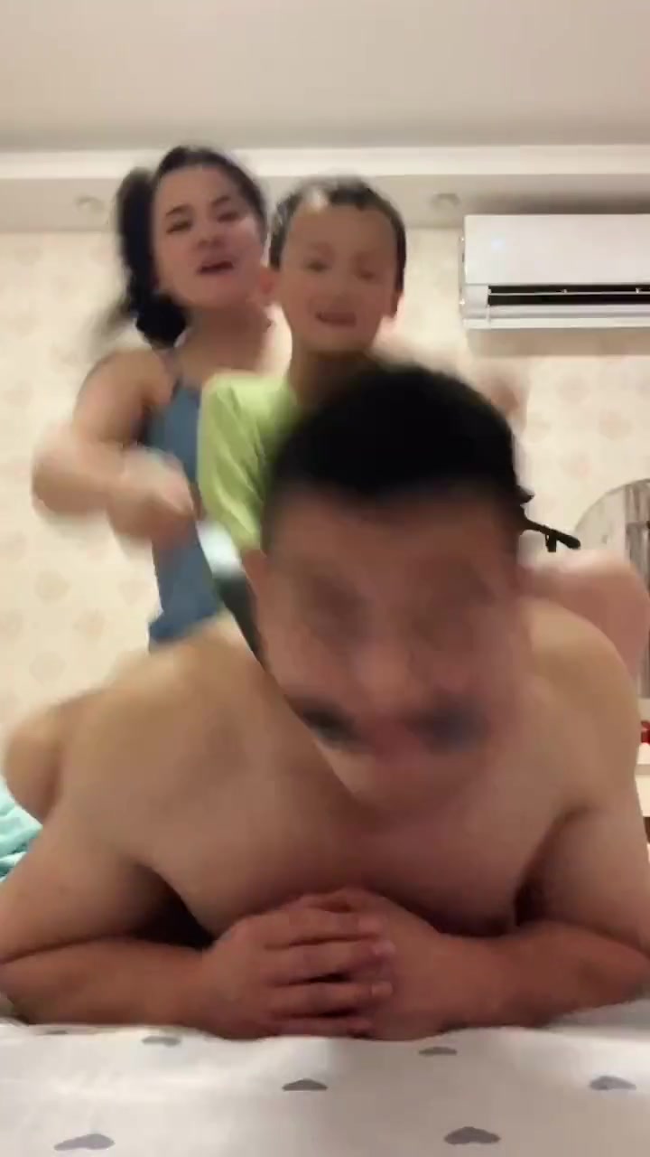 这才是夫妻,才是一家三口幸福的生活,什么是尊严?男人打女人吗