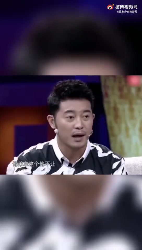 沙子爹晒儿子照片祝儿童节快乐,看起来小鱼儿又吃胖了喔,不过怎么就一个小朋友呢,沙子爹这就小