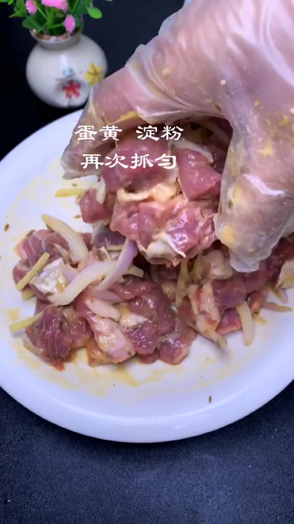 孩子想吃羊肉串了,试着用电饼档或平底锅做出来