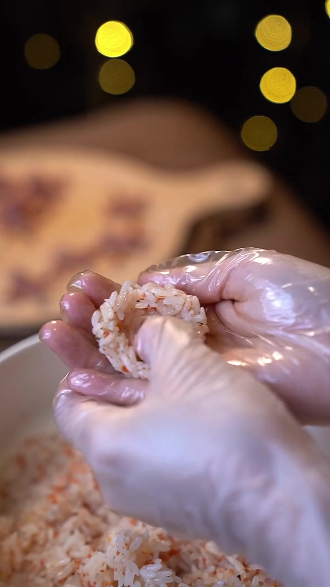 一口一个的章鱼饭团,简直不要太可爱,孩子吃了简直停不下来!