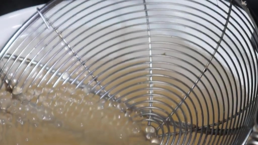 多加这2步,绿豆各个开花还起沙,好喝! 煮绿豆汤别直接下锅煮,多加这2步,绿豆各个开花还起