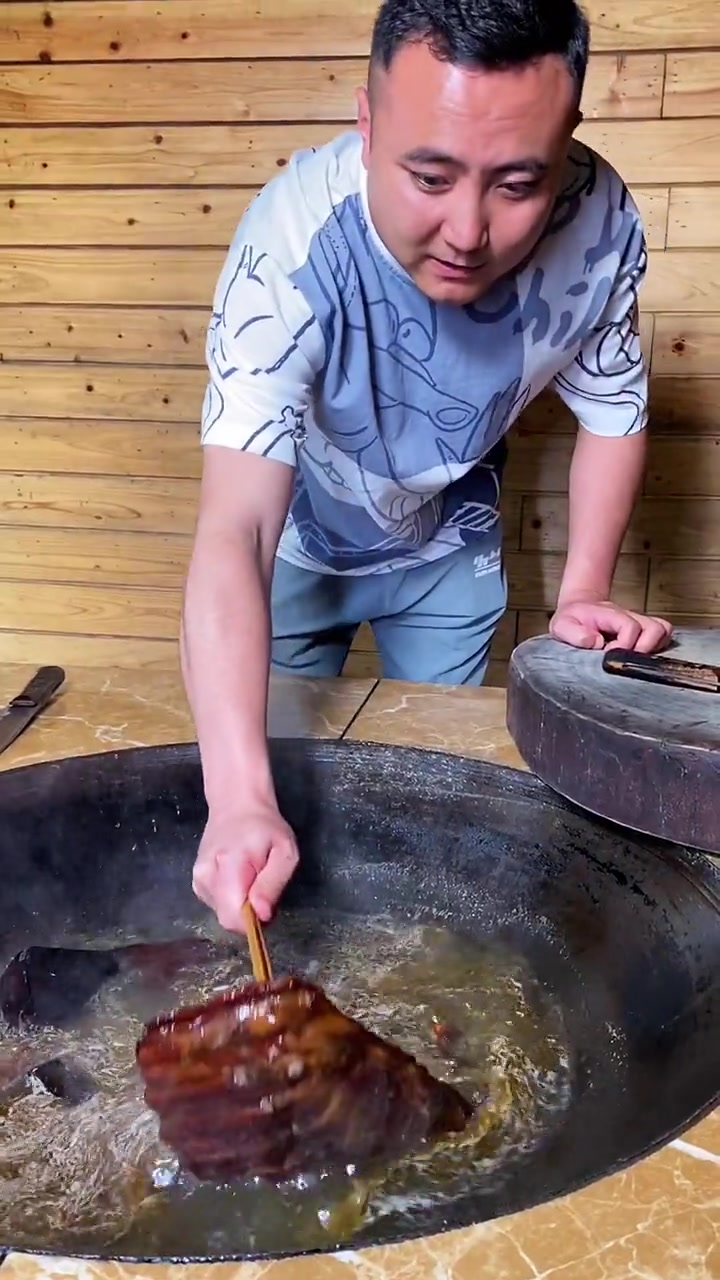 这是我见过最正宗的腊肉,恕我直言,这口太地道了!