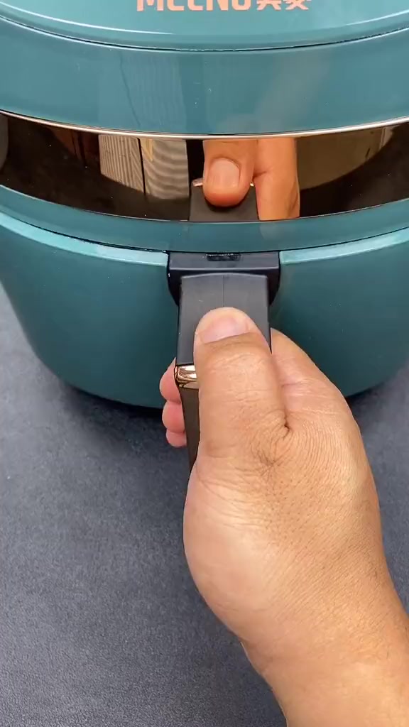 家里有空气炸锅的别闲着,好吃的炸鸡翅根安排上,外皮香脆