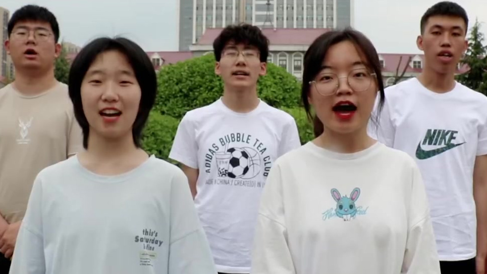 #高考祝福# 2021高考,各大高校学长学姐送上祝福,愿你怀抱着奋战至最后的决心,与竹杖芒