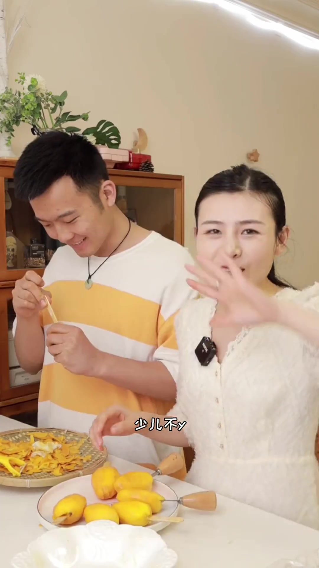 简单又好吃的真水果冰淇淋,做法真的很简单,快让男友给你做!
