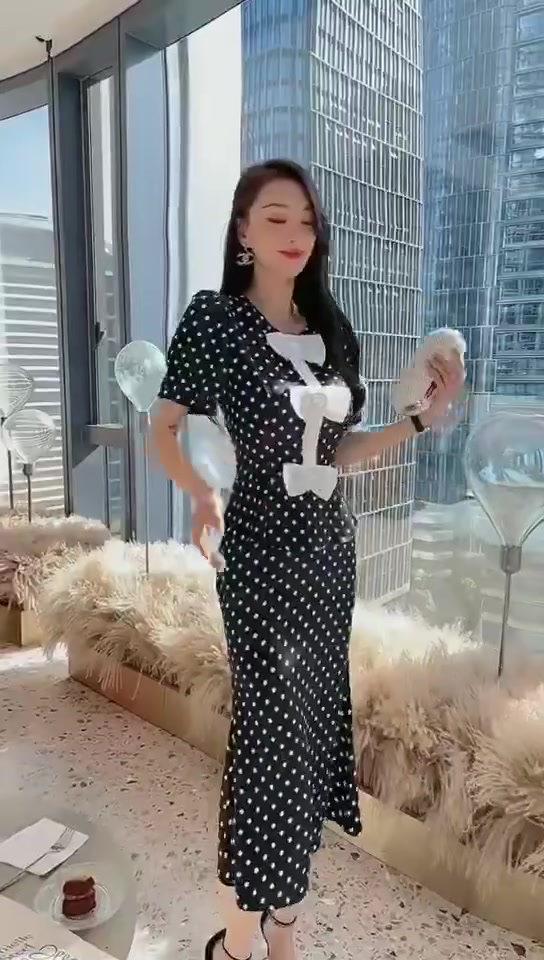 时尚气质波点鱼尾连衣裙,修身显瘦,高档大气