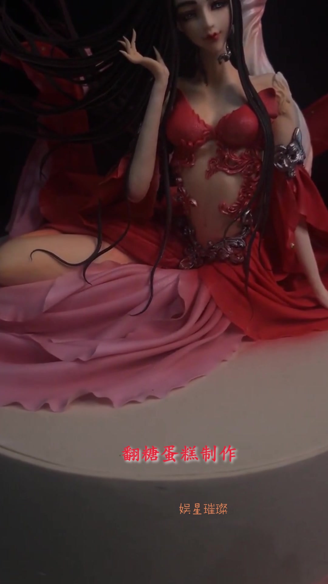 甜品师用翻糖做的蛋糕,造型真逼真啊,你们会吃吗?