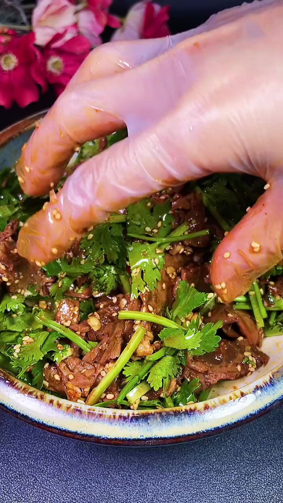 酱牛肉别直接吃了,试一下凉拌酱牛肉,好吃到舔盘子!