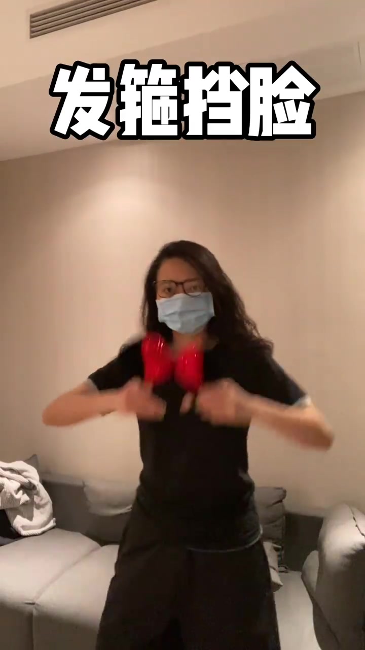看展OOTD|????个不露脸拍照教程公式????速收藏 这里是Jane的看展频道???? 看展最重要的就是