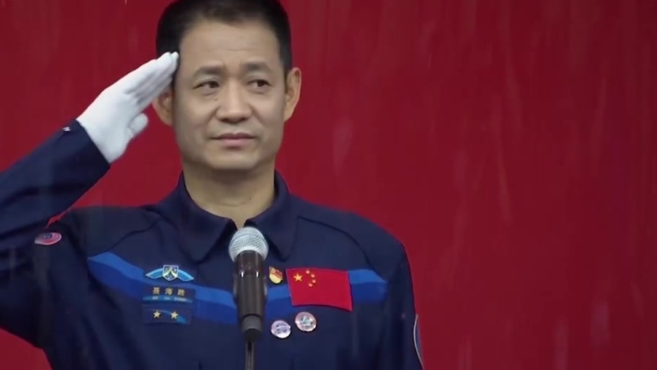 【安逸! 中国航天员在空间站能吃川菜 [馋嘴]】神舟十二号已经发射升空了!前些日子“快递小