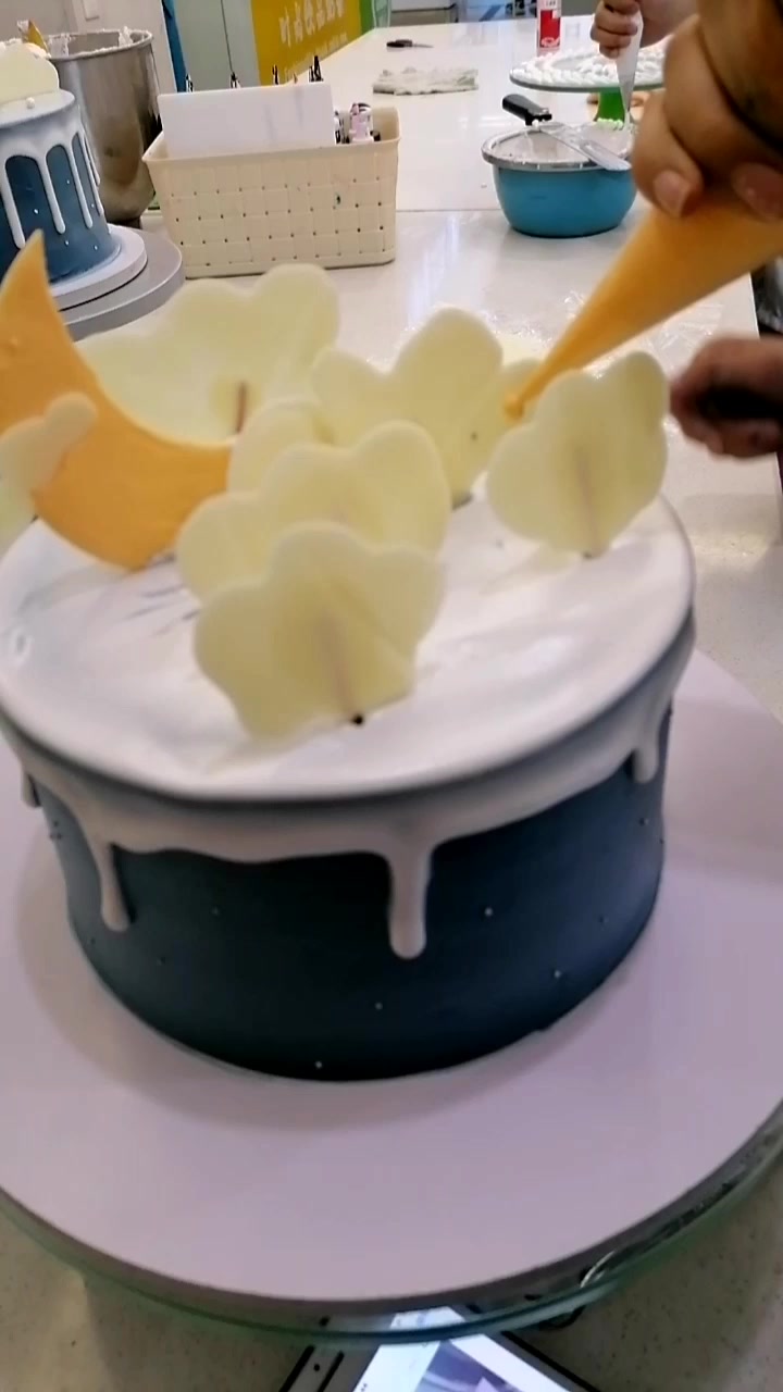 巧克力淋面生日蛋糕