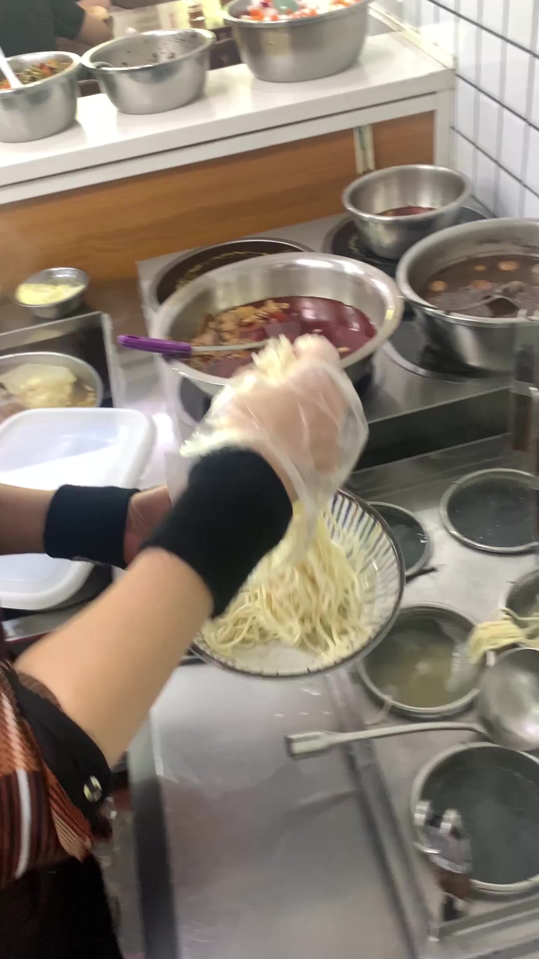 1000多年前的牛肉汤起源于宋朝 是安徽淮南人的命根子 受大众喜爱