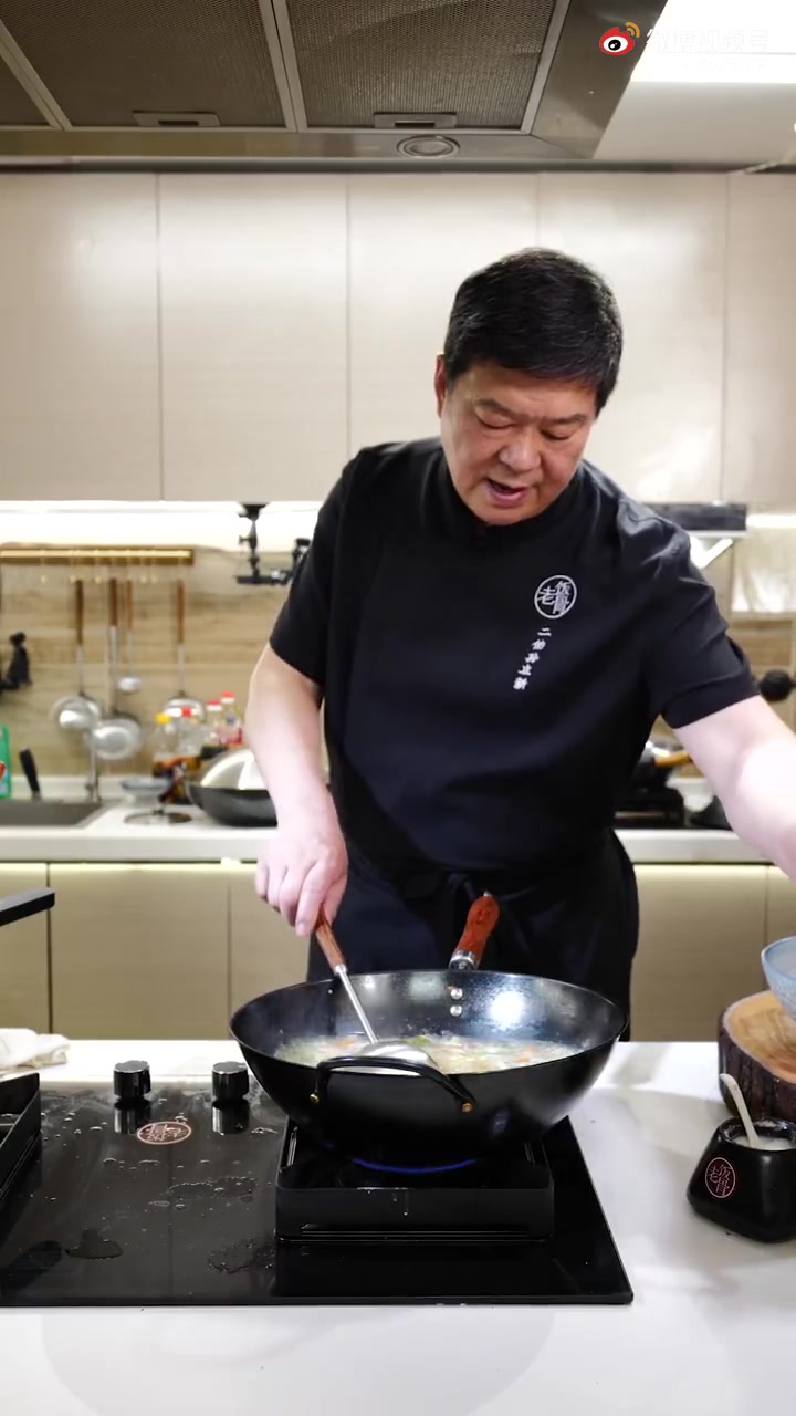 #中午吃什么# 【田园蔬菜汤】简简单单却很不一般,延续食材本身原味,将健康与美味融合,带来