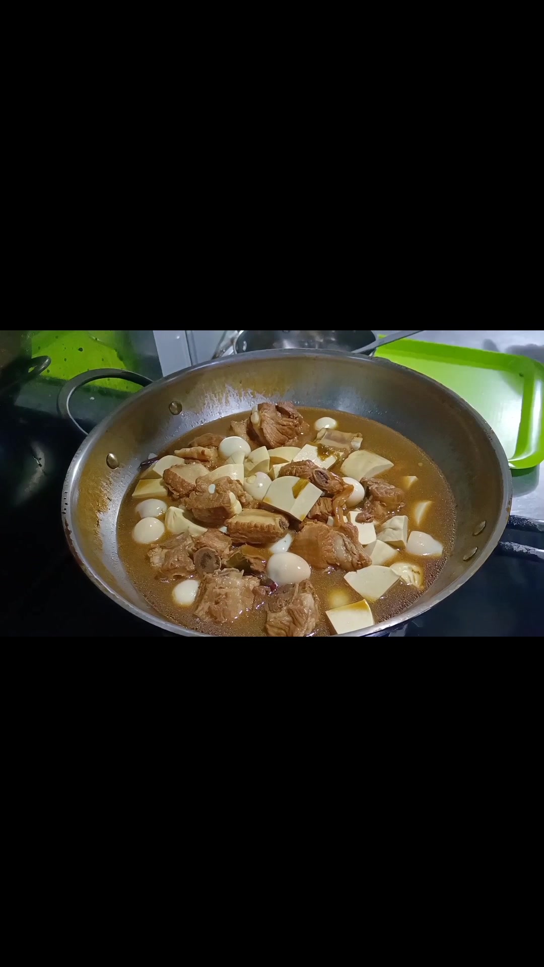 排骨烧鹌鹑蛋和素鸡