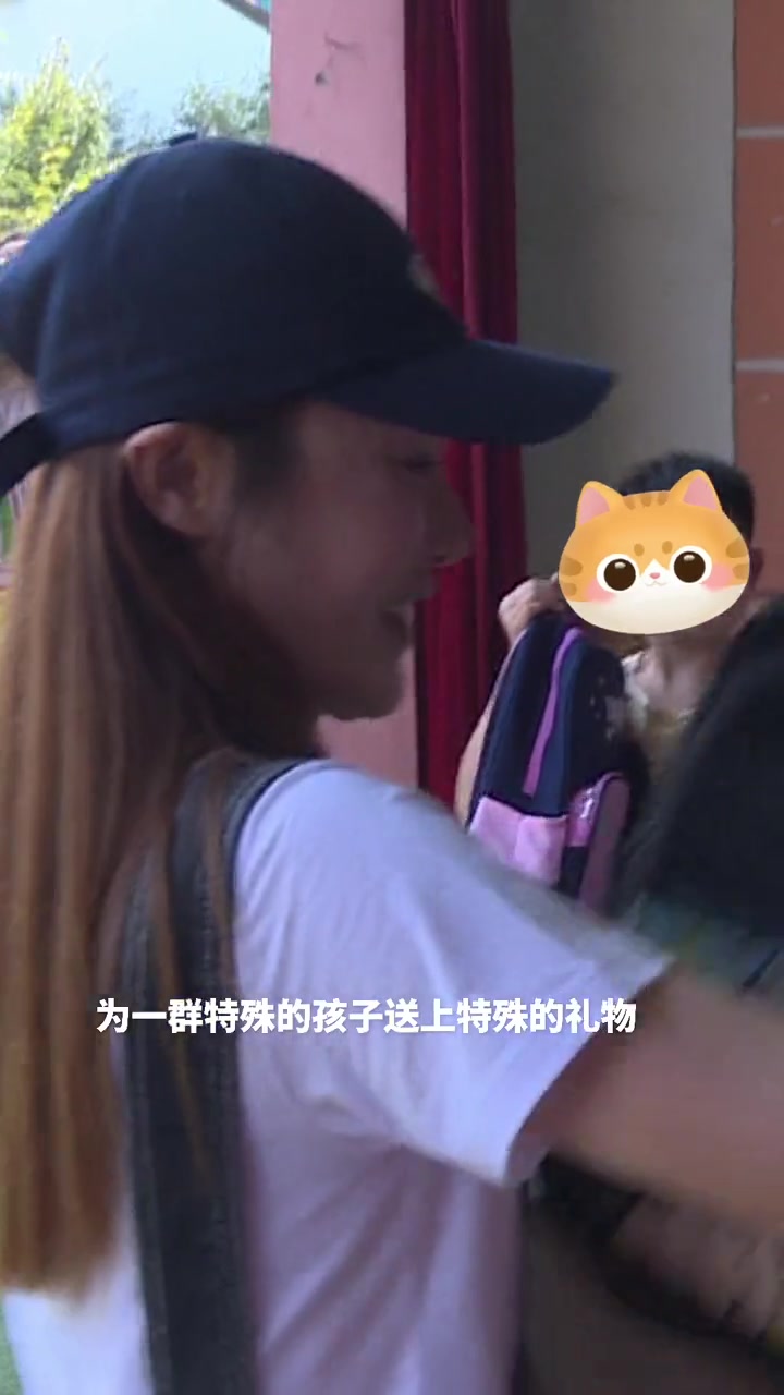 肥猪猪做了份特殊的蛋糕