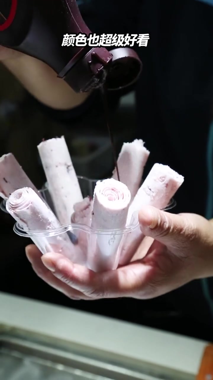 【寻味武汉 | 泰式炒酸奶】这家泰式炒酸奶卷在happy站台开了五年多,位置不太好找,全靠