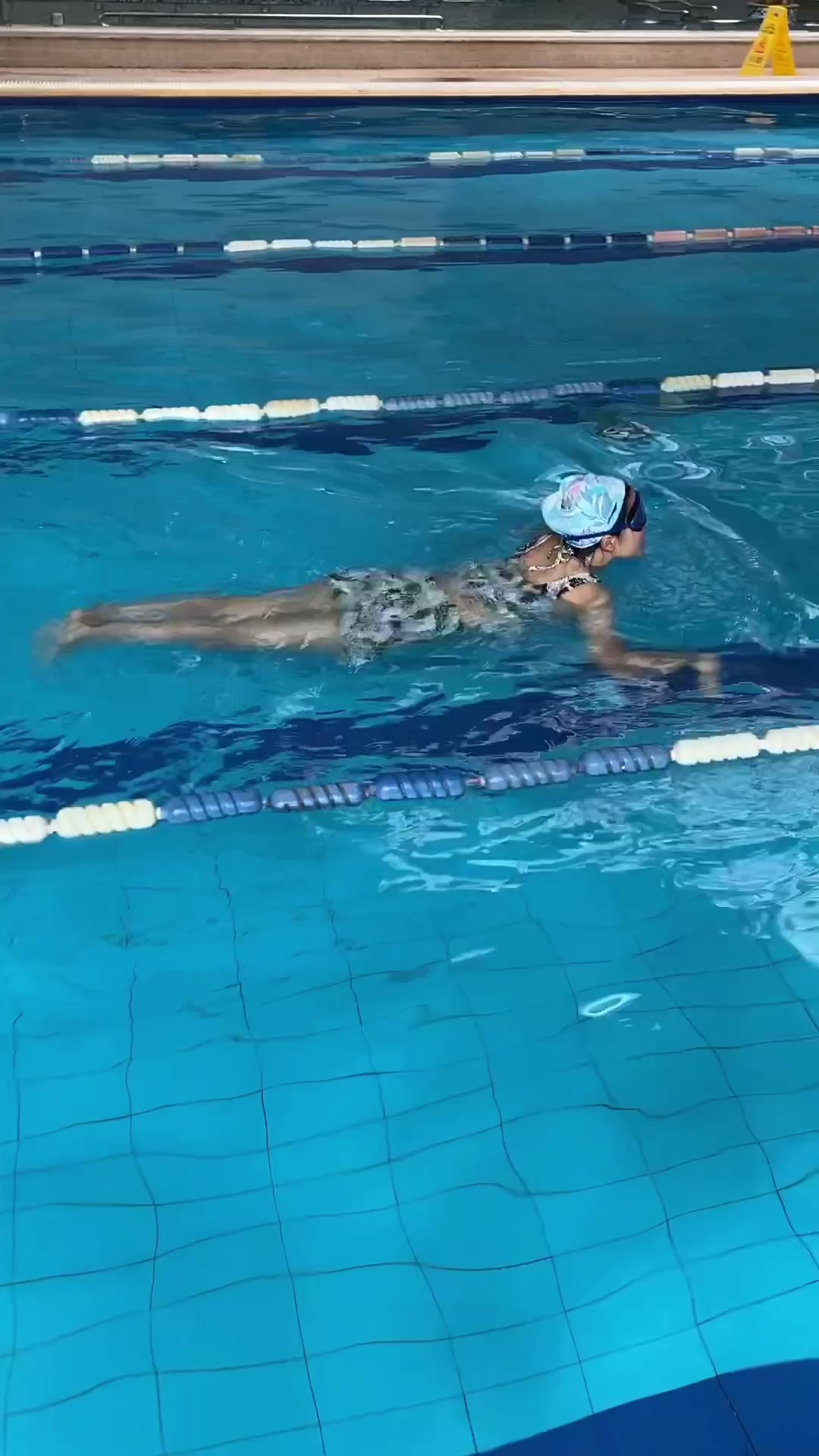 飞鱼乐仔游泳俱乐部