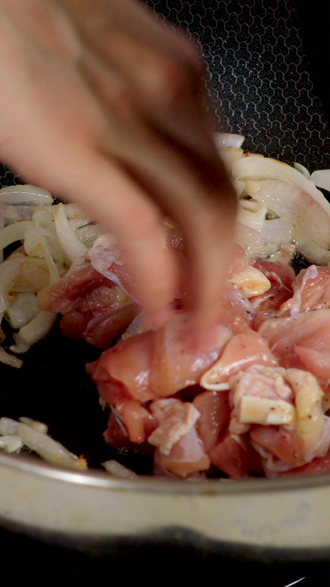 懒人必学!超简单电饭煲版【香菇鸡腿焖饭】