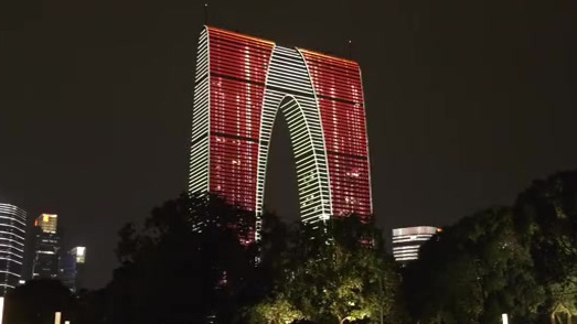 【金鸡湖畔高燃灯光秀献礼建党百年】为庆祝中国共产党成立100周年,建党百年主题灯光秀即将上