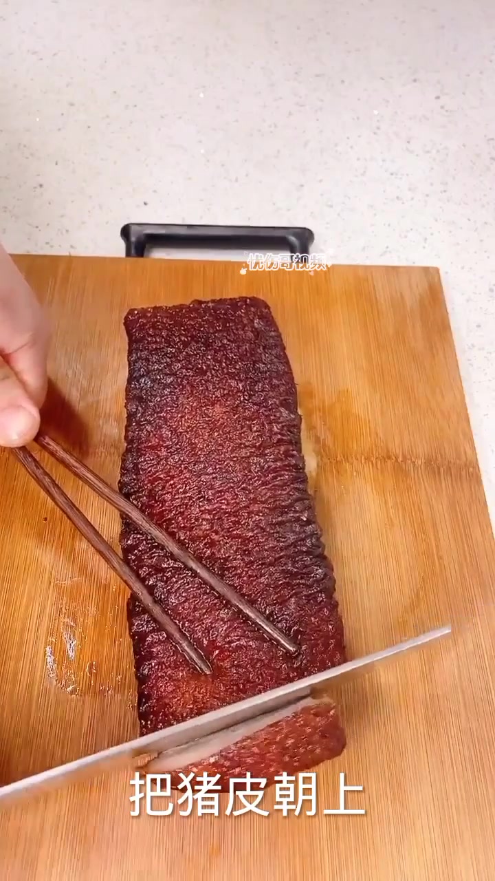 梅菜扣肉这样做,肥而不腻口感好。