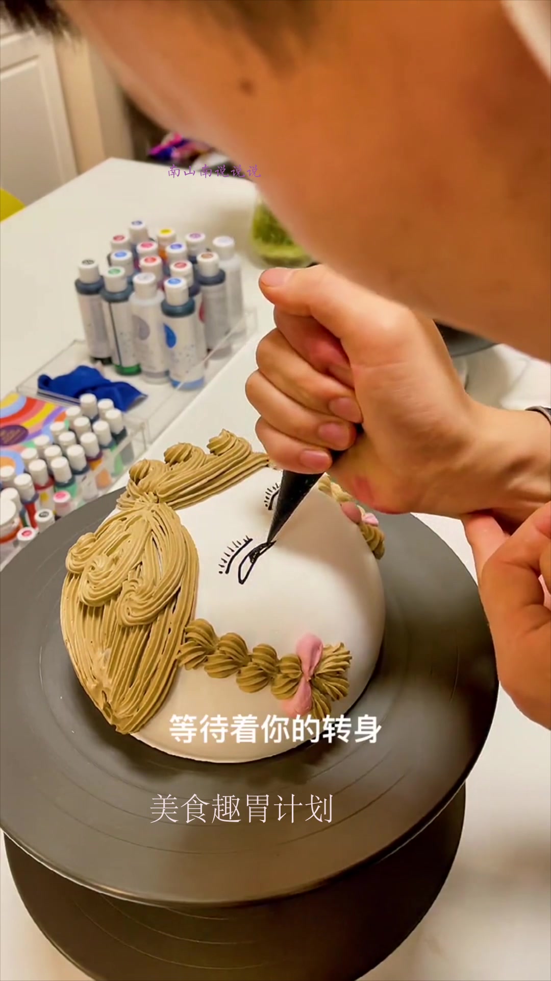 这样的卡通女生蛋糕你见过吗?做好的那一刻,都看笑了!