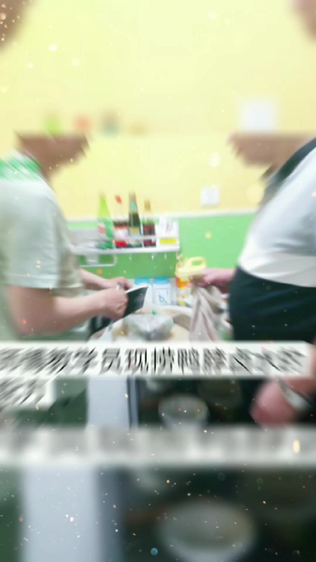 学员做出来的现捞鸭脖的成品展示,简直太棒啦,曾食坊师父也很帅