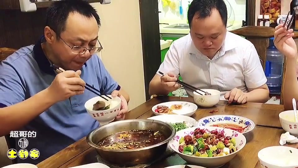 毛血旺+蒜蓉小龙虾,香辣过瘾,大家敞开吃