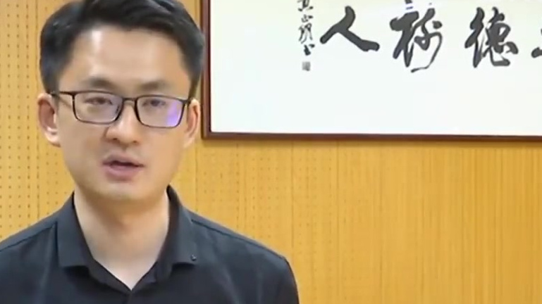 【高校录取通知书颜值大比拼,你最Pick哪一款?】近日,江苏各大高校纷纷晒出自家录取通知书