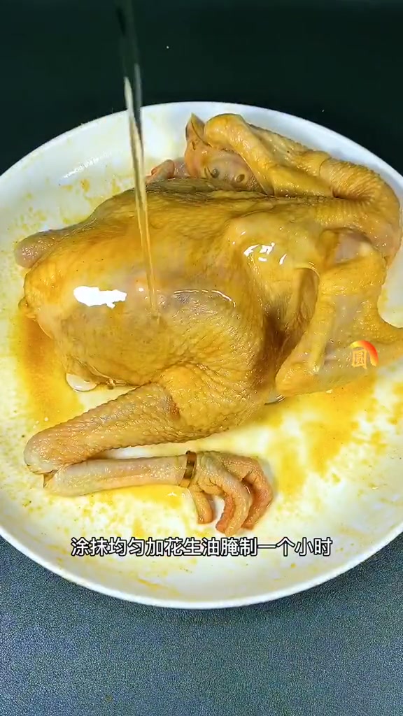 别再问我金戒指哪里来的,这是鸡从小就戴上的,也是鸡身份的象征