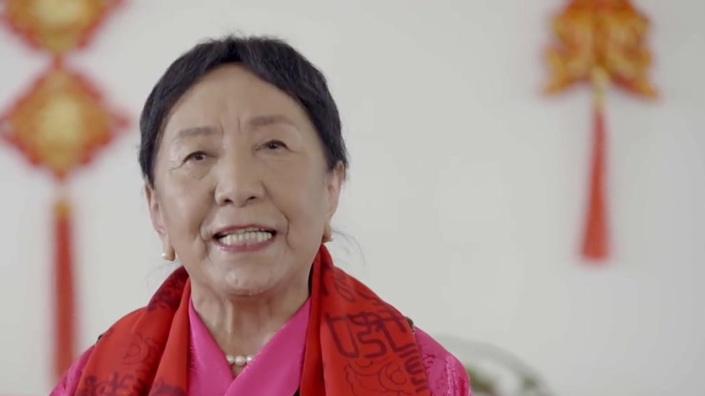 #午间分享# #中国共产党成立100周年# 藏族青年代表#丁真# 与老一辈藏族歌唱家才旦卓