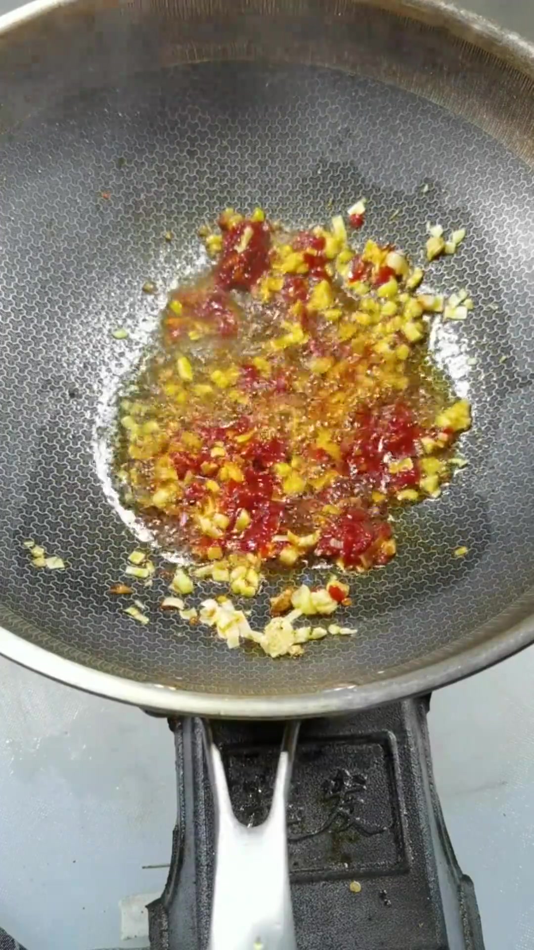 今天教你制作爆炒木鱼花