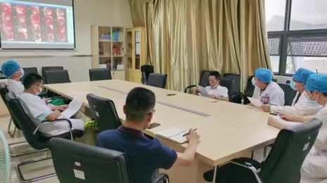 【男子鱼刺卡肺12年咳嗽不止:以为会慢慢消化[衰]】今年43岁的蓝先生回忆,2009年夏天