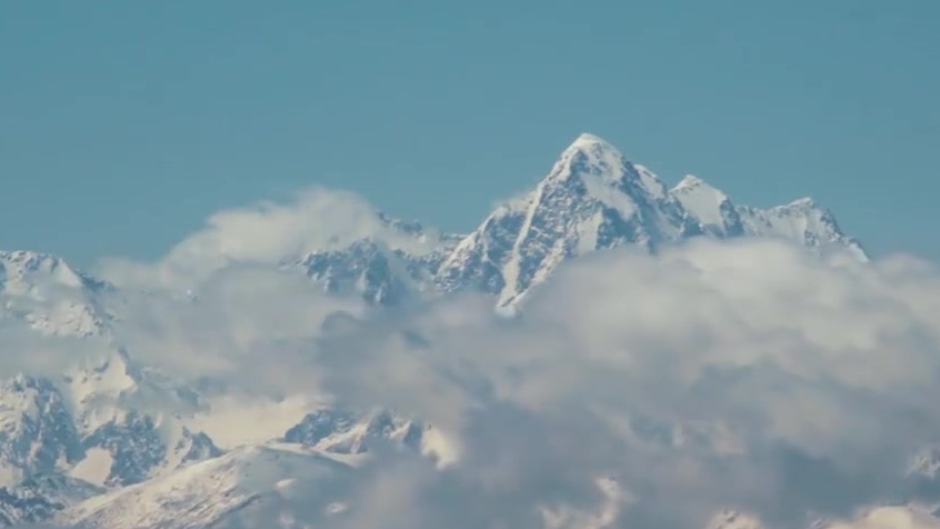 【把美好新疆拍给你看】提到#美好新疆#,你会想到什么?清炖羊肉大盘鸡手抓饭烤羊肉串拉条子烤