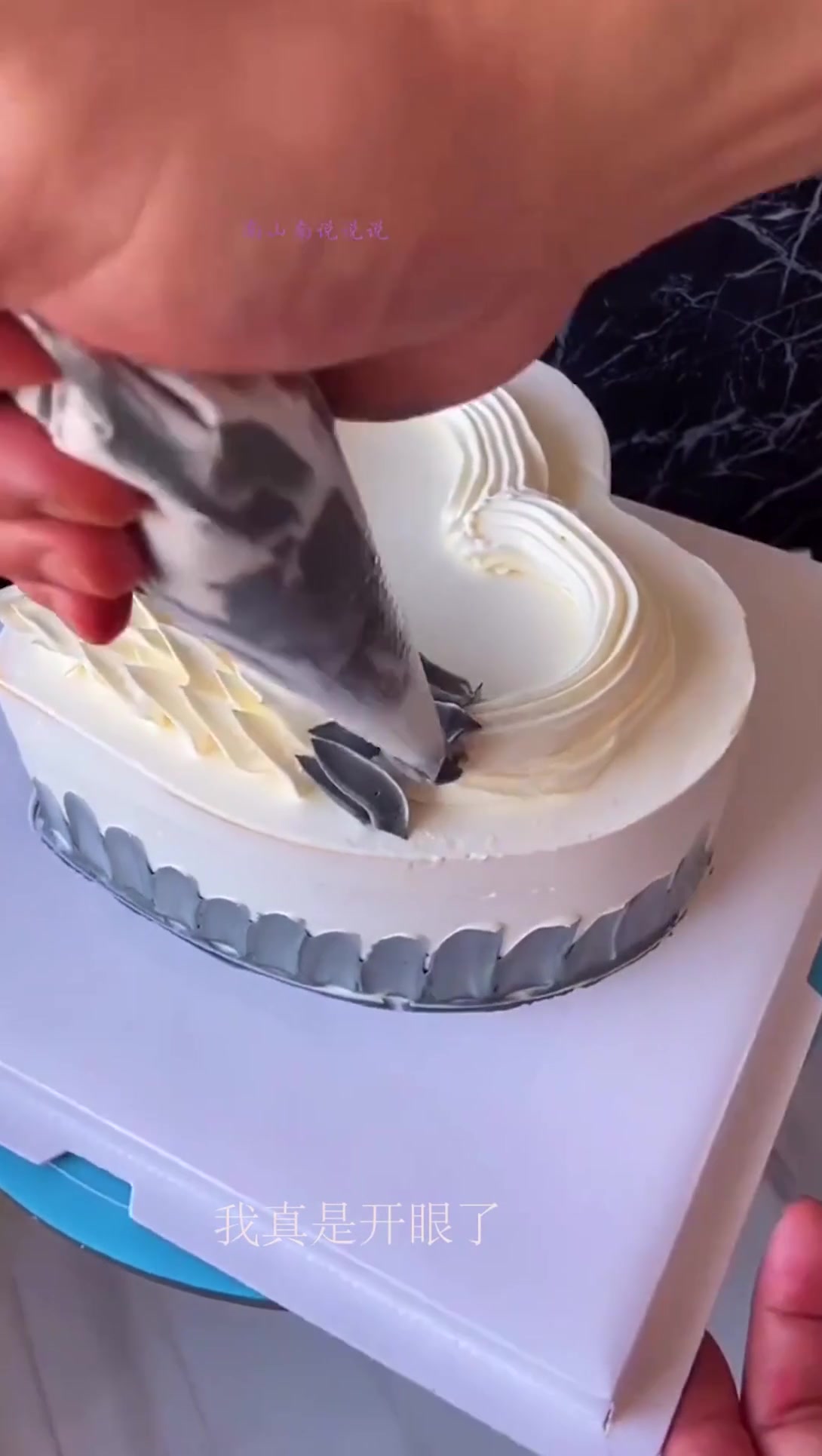 你以为这只是普通的生日蛋糕?看到最后才知道,这设计脑洞太大了